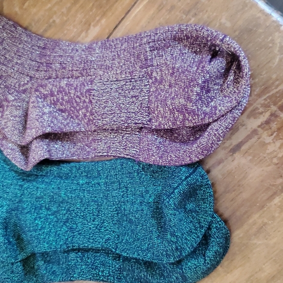 NWOT Women's Bombas socks.  Size medium. One pair green, one pair maroon. - Picture 2 of 3